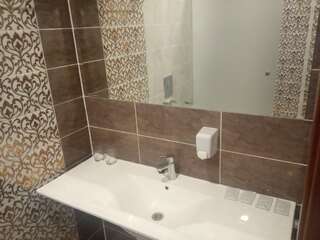 Гостиница Босфор Пермь Номер стандарт улучшенный с 2 односпальными кроватями (с завтраком)-2